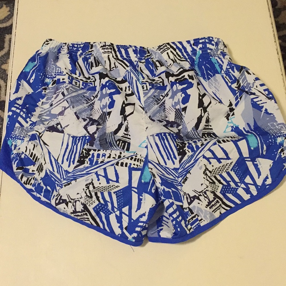 Shorts - Picture 2 of 5